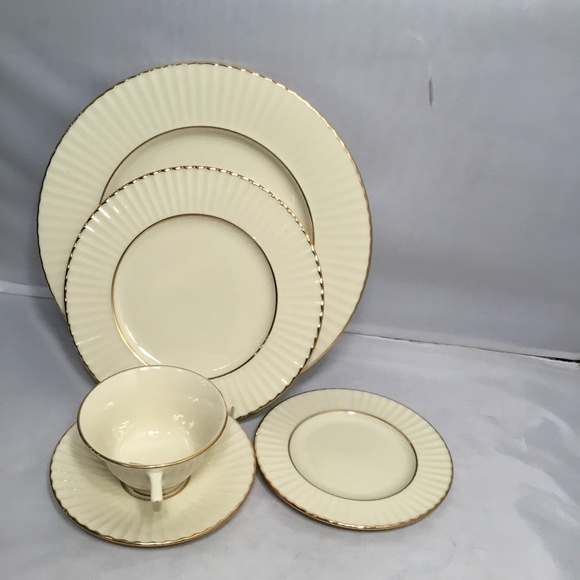 LENOX TEMPLE COLLECTION CITATION GOLD 5 PIECES DINNERWARE - Picture 4 of 6